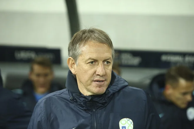 Otrok Bonifike Igor Benedejčič, krajše obdobje tudi selektor slovenske nogometne reprezentance, si srčno želi, da bi naslov državnega prvaka osvojili njegovi Koprčani. FOTO: Jože Suhadolnik/Delo
