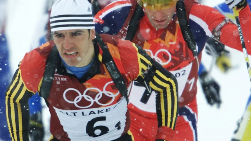 Fotografija: Novi slovenski glavni trener Ricco Gross, v ospredju, v ozadju je Sašo Grajf, je legenda nemškega biatlona. FOTO: Andrew Winning/Reuters