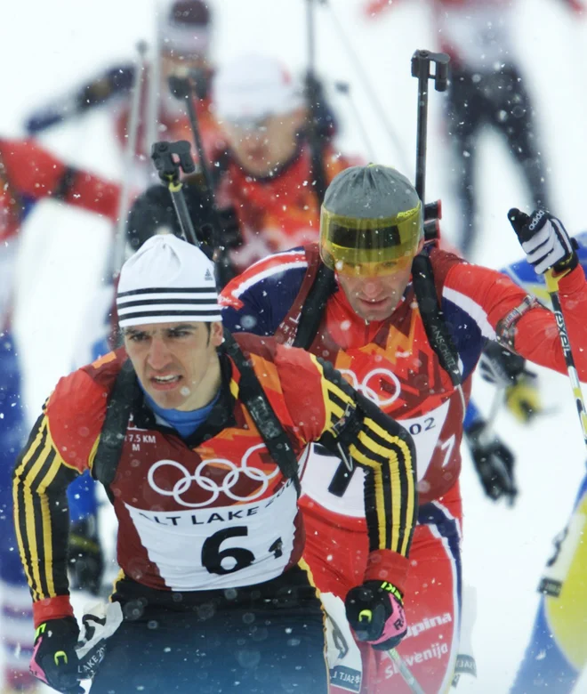Novi slovenski glavni trener Ricco Gross, v ospredju, v ozadju je Sašo Grajf, je legenda nemškega biatlona. FOTO: Andrew Winning/Reuters
