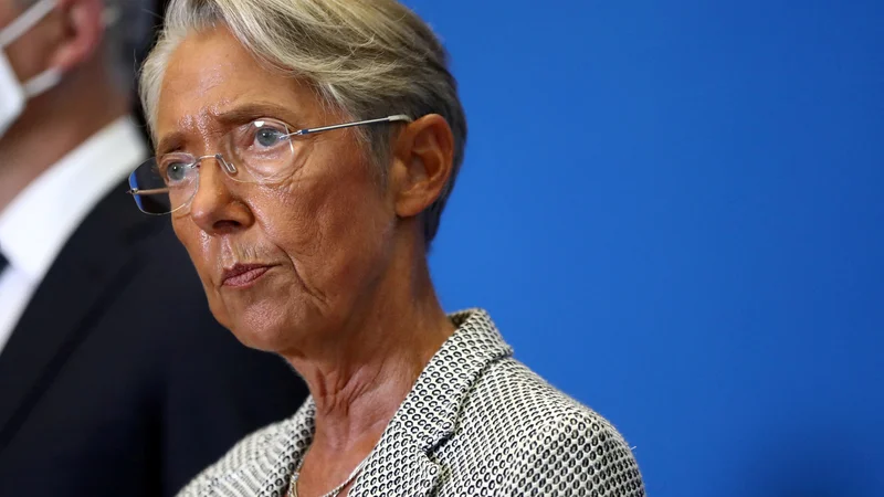 Fotografija: Pred Elisabeth Borne bo pomembna naloga priprav na parlamentarne volitve, ki bodo 12. in 19. junija. FOTO: Sarah Meyssonnier/Reuters