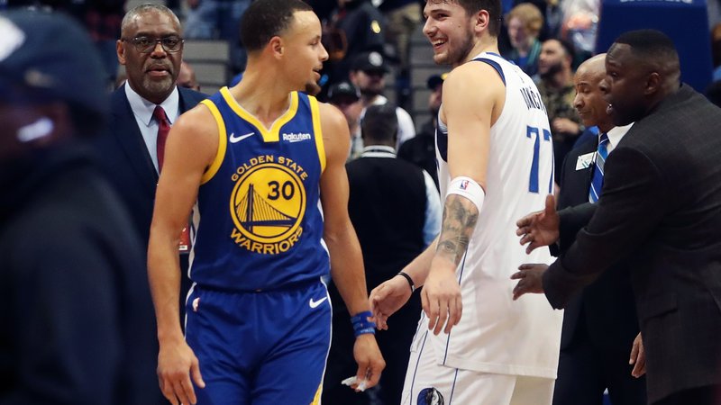 Fotografija: Luka Dončič in Stephen Curry sta prva zvezdnika finlne serije končnice NBA na zahodu. FOTO: Kevin Jairaj/Usa Today Sports

