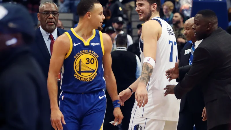 Fotografija: Luka Dončič in Stephen Curry sta prva zvezdnika finlne serije končnice NBA na zahodu. FOTO: Kevin Jairaj/Usa Today Sports