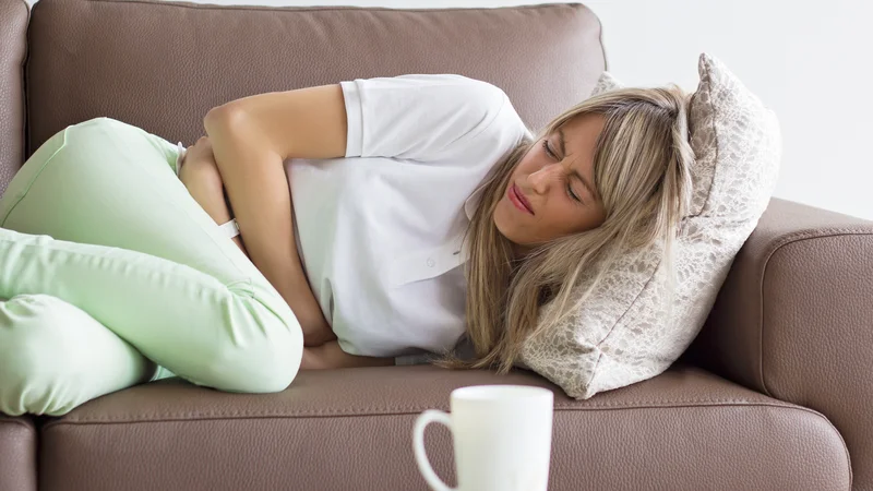 Fotografija: Do sedaj bolniško odsotnost zaradi bolečih menstruacij omogoča le peščica držav. FOTO: Shutterstock