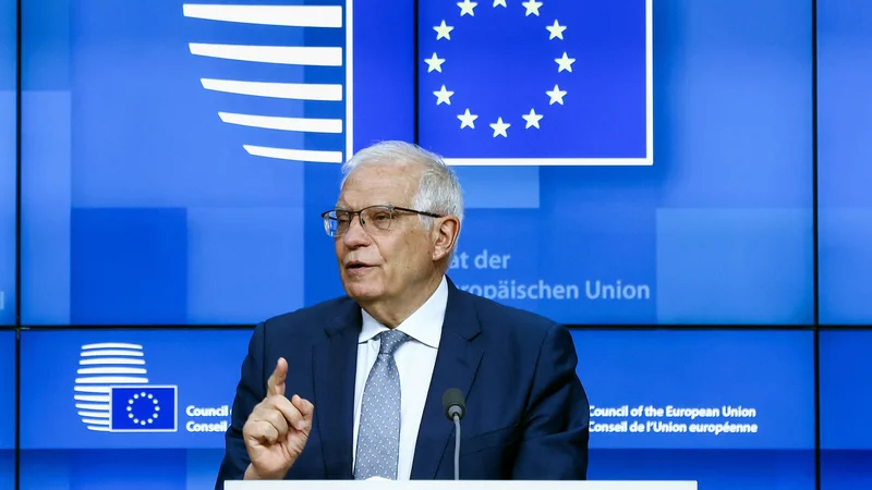 Fotografija: EU ne bo dovolila, da bo Ukrajina ostala brez orožja in vojaške opreme v kritičnem trenutku sovražnosti v Donbasu, je povedal zunanjepolitični predstavnik EU Josep Borrell. FOTO: Kenzo Tribouillard/AFP