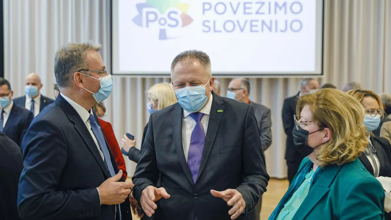 Fotografija: Stranka Naša dežela ni vstopila v koalicijo Povežimo Slovenijo zaradi njihovih internih težav, predvsem med Zdravkom Počivalškom in Marjanom Podobnikom. FOTO: Jože Suhadolnik/Delo