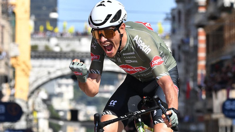 Fotografija: Stefano Oldani je v 12. etapi Gira vknjižil svojo prvo poklicno kolesarsko zmago. FOTO: Jennifer Lorenzini/Reuters

