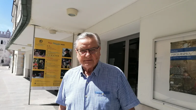 Fotografija: »Še vedno trdim, da noben doktorat znanosti nima toliko vloženega dela kot dobra igralska predstava. In takih igralcev sem srečal v življenju ogromno,« meni Dušan Mlakar. FOTO: Nataša Čepar/ Delo