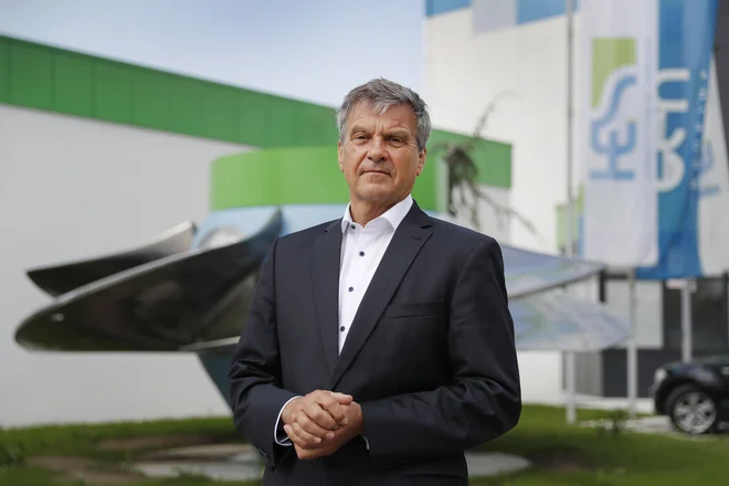 Bogdan Barbič, direktor družbe HESS, Hidroelektrarne na spodnji Savi, verjame, da obnovljivi viri energije spreminjajo naravo, je pa ne uničujejo. FOTO: Leon Vidic/Delo
