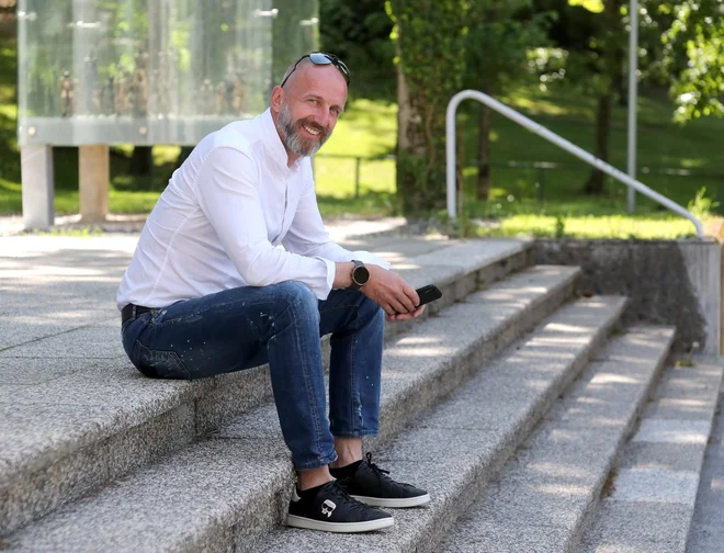 Abrahamovec Jani Klemenčič: &raquo;Še vedno ostaja del mene, ki je, pogojno, neresen, otročji, zabaven.&laquo; FOTO: Dejan Javornik/Slovenske novice
