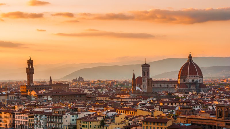 Fotografija: Katedrala Santa Maria del Fiore (Duomo) z znamenito kupolo kraljuje nad Firencami. FOTO: Shutterstock
