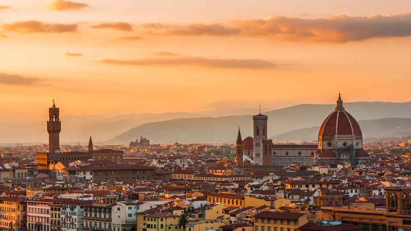 Fotografija: Katedrala Santa Maria del Fiore (Duomo) z znamenito kupolo kraljuje nad Firencami. FOTO: Shutterstock