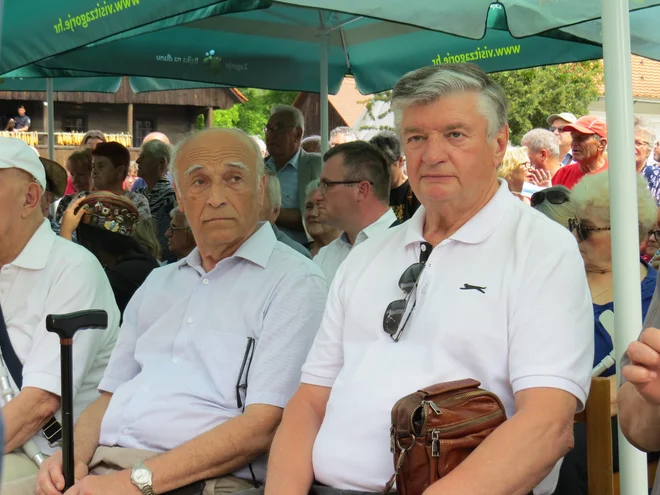 Predsednik borčevske organizacije BiH Sead Džulić (na fotografiji levo), v družbi predsednika slovenske borčevske organizacije Marijanom Križmanom. FOTO: Bojan Rajšek/Delo
