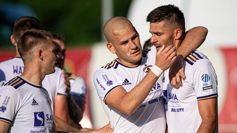 Fotografija: Najizkušenejši mariborski možje so prevzeli vajeti v svoje roke in tudi zabili šampionske gole: Martin Milec (levo), Ognjen Mudrinski, Rok Kronaveter. FOTO: Loris Cipot/Mediaspeed