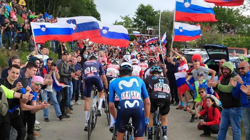 Fotografija: Giro bo po lanskem letu tudi tokrat v gosteh v Sloveniji. FOTO: Luca Bettini/AFP
