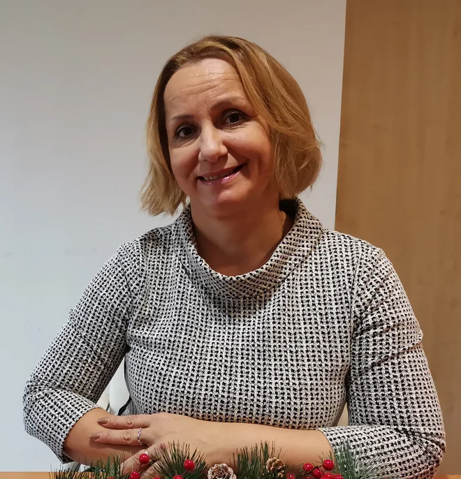 »Vse se je podražilo za 25 odstotkov, pa tudi za 40 do 60 odstotkov in več. Cena jekla, na primer, se je dvignila za 100 odstotkov,« pravi Nadja Gantar, direktorica Doma upokojencev Kranj. Foto Arhiv Dom upokojencev Kranj

