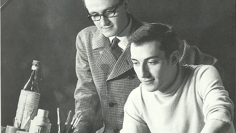 Fotografija: Magnus, Roberto Raviola (1939–1996), italijanski risar, in Max Bunker, Luciano Secchi (1939), italijanski stripar, avtorja stripa Alan Ford. FOTO: promocijsko gradivo
