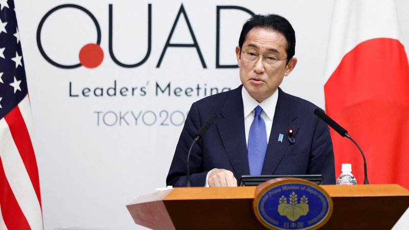Fotografija: Japonski premier Fumio Kišida se je znašel na pragu velikega preobrata v vojaškem strateškem razmišljanju. FOTO: Kiyoshi Ota/AFP
