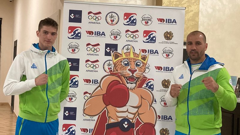 Fotografija: Slovenske barve bo na evropskem prvenstvu v Erevanu pod vodstvom očeta in trenerja Vlatka Nikolova branil le nadarjeni Nik Nikolov Veber (na fotografiji levo). FOTO: BZS
