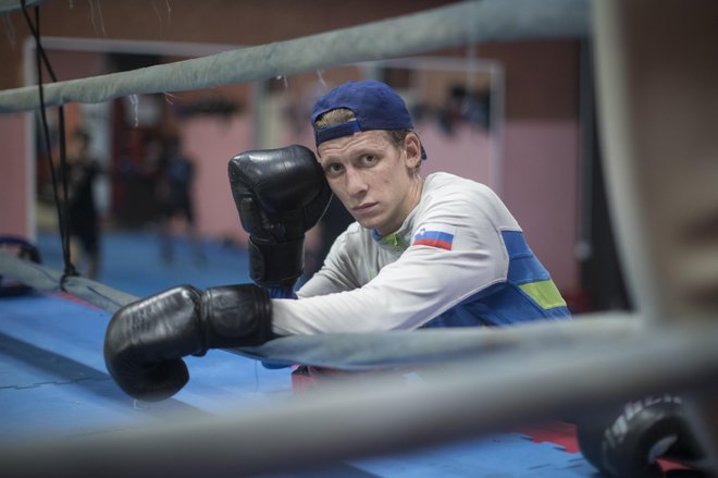 Med kandidati za nastop v Armeniji je bil tudi Tadej Černoga, ki je lani pisal zgodovino slovenskega boksa na svetovnem prvenstvu. FOTO: Jure Eržen/Delo
