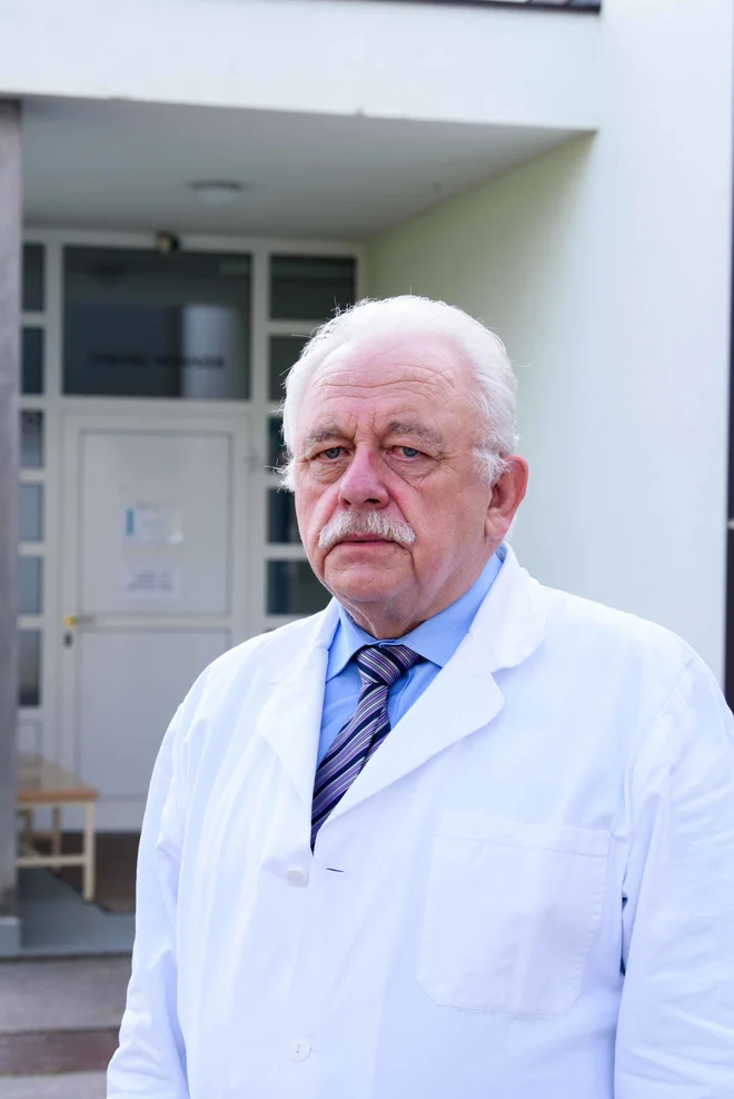 Za pridobitev dodatnih prostorov smo morali v skladu z razpisnimi pogoji pridobiti gradbeno dovoljenje, pravi Janez Zupančič, direktor ZD Ivančna Gorica.

Foto Gašper Stopar
