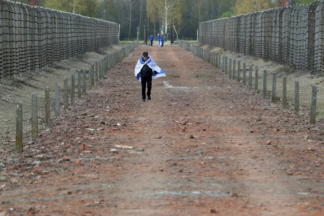 Razstava, za javnost zaprta od razpada Jugoslavije, je bila postavljena do leta 2009, nato so jo podrli. FOTO: Kacper Pempel/Reuters
