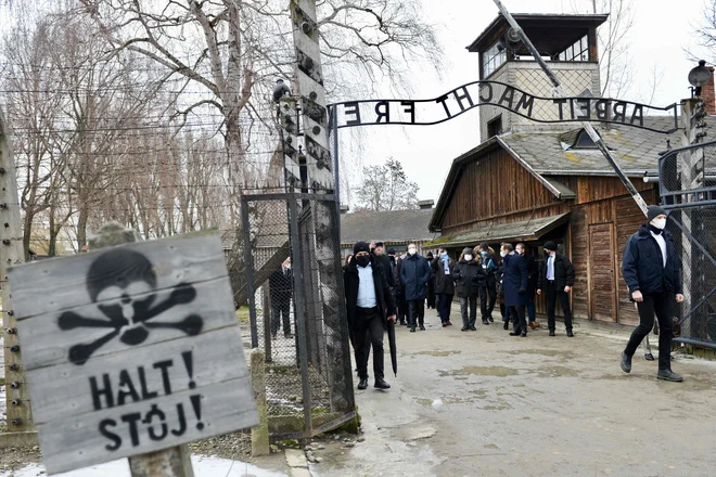 Saga z novo razstavo naslednic nekdanje skupne države se vleče že desetletje, medtem pa so preminuli mnogi, ki so preživeli holokavst. FOTO:&nbsp;Bartosz Siedlik/AFP
