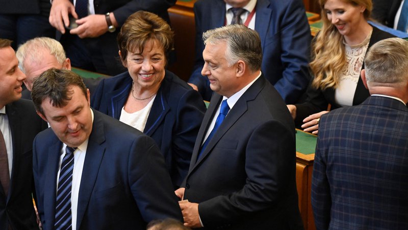 Fotografija: Madžarski premier Viktor Orbán je dan po prisegi njegove četrte zaporedne vlade predstavil prve ukrepe, sprejete v okviru izrednih razmer. Foto: Attila Kisbenedek/Afp
