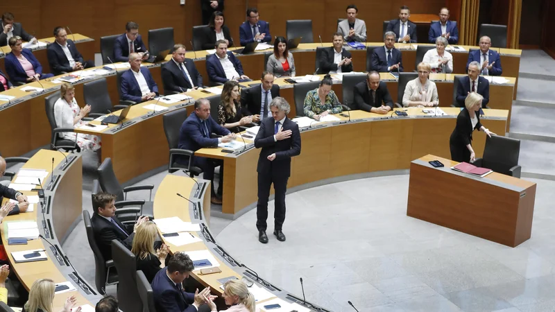 Fotografija: Robert Golob je po potrditvi mandatarstva izrazil hvaležnost vsem, ki so že z njim, in tudi tistim, ki se mu bodo še pridružili. FOTO: Leon Vidic/Delo