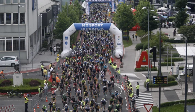 Depuis deux ans, les cyclistes peuvent courir sur Franja, mais ils n'ont pas le droit de socialiser.  PHOTO : Blaž Samec