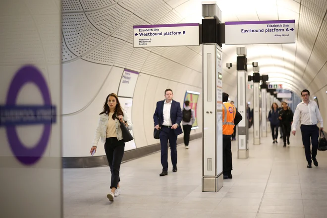 Pred brexitom so imeli državljani EU v Veliki Britaniji vsi enako šolnino, se pravi 9250 funtov na letnik, ne glede na to, na kateri univerzi si se izobraževal. Foto Henry Nicholls/Reuters

