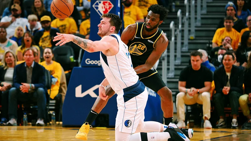 Fotografija: Dallas in Luka Dončić sta sezono v NBA zaključila s porazom proti Golden State v finalu zahodne konference. FOTO: Kelley L Cox/Usa Today Sports