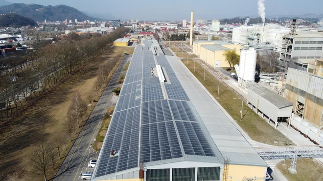 Sončna elektrarna na industrijskem objektu Cinkarne Celje. FOTO: Petrol.