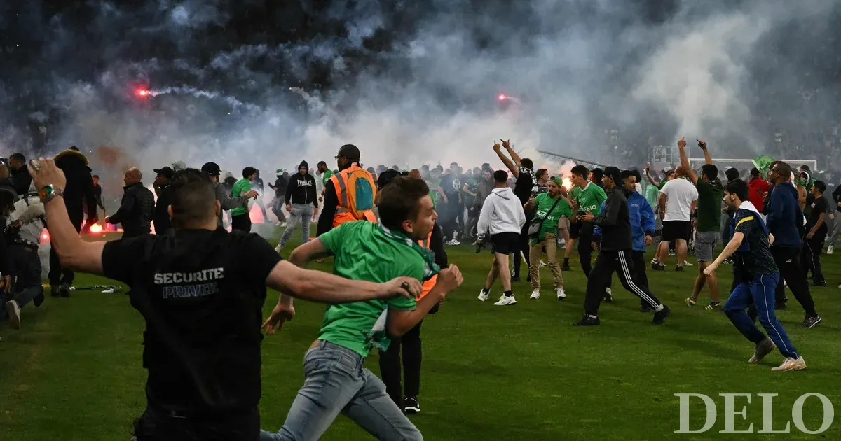 La France à nouveau sous surveillance, les footballeurs fuient leurs supporters