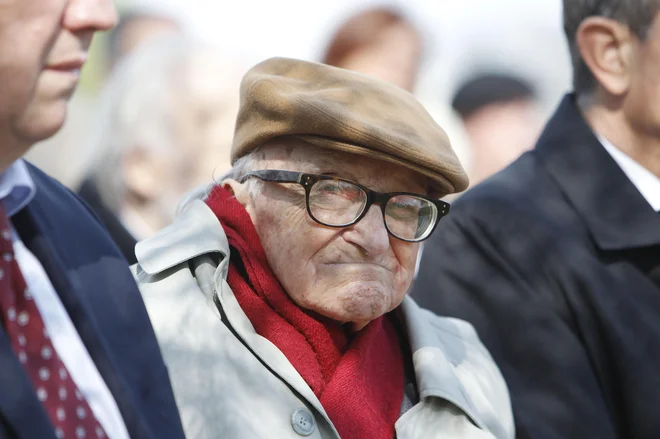 Ob odkritju spomenika v ljubljanskem Tivoliju. FOTO: Leon Vidic/Delo

