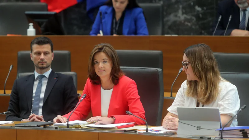 Fotografija: Pod Tanjo Fajon se obeta revizija zunanjepolitičnega kurza vlade Janeza Janše. FOTO: BlaŽ Samec/Delo