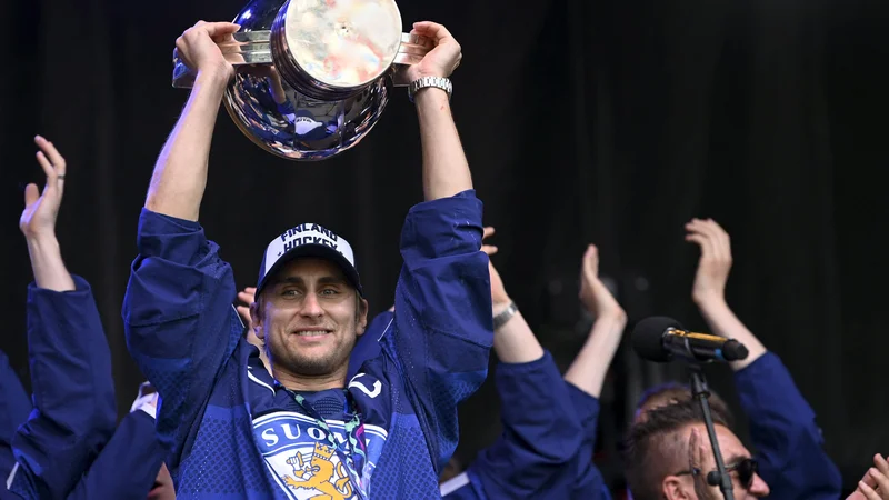 Fotografija: Valtteri Filppula se je kot prvi finski hokejist vpisal v trojni zlati klub – z lovorikami v NHL, na OI in SP. FOTO: Emmi Korhonen/AFP
