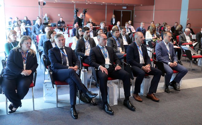 Delova poslovna konferenca Kapitalski trgi 2022. FOTO: Blaž Samec/Delo
