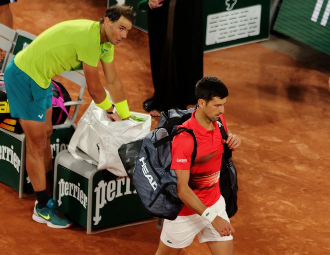 Novak Đoković je hitro odkorakal z igrišča. FOTO: Pascal Rossignol/Reuters
