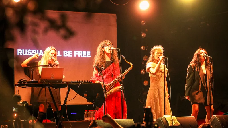 Fotografija: Koncert skupine Pussy Riot na Metelkovi. FOTO: Črt Piksi/Delo