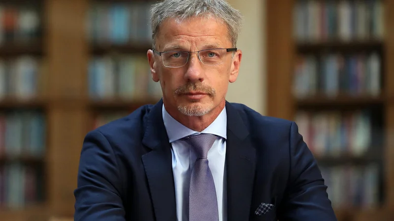 Fotografija: Guverner hrvaške centralne banke Boris Vujčić ne vidi težav za evro na Hrvaškem. FOTO: Ranko Šuvar/Cropix