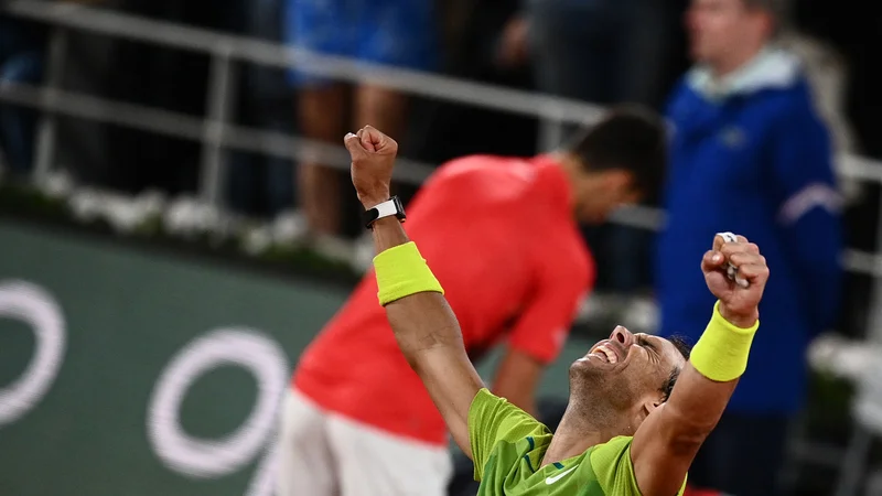 Fotografija: Rafael Nadal se je veselil presenetljive zmage proti številki 1 Novaku Đokoviću. FOTO: Christophe Archambault/AFP