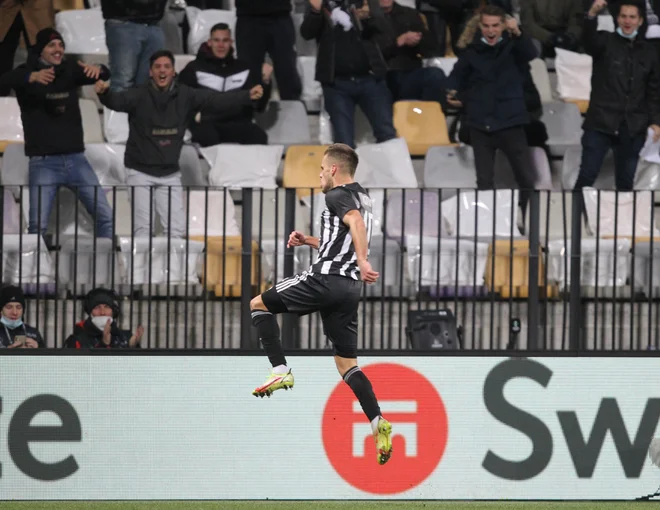Tomi Horvat je zadel proti Tottenhamu. FOTO: Srdjan Zivulovic/ Reuters