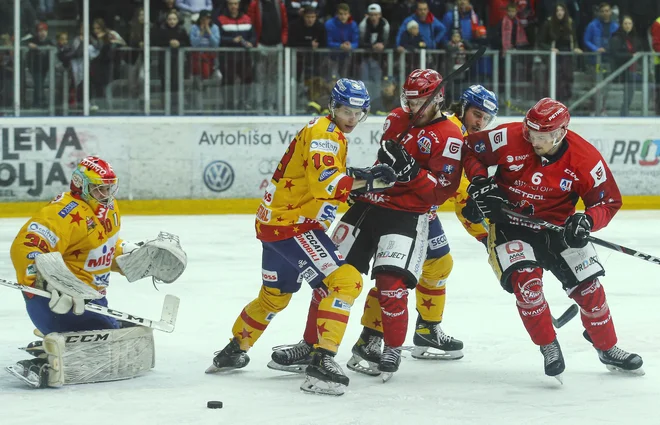 Asiago je bil tekmec Jeseničanov v letošnjem finalu alpske lige. FOTO: Jože Suhadolnik/Delo