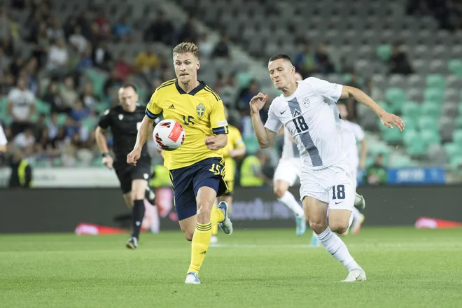 V napadu je ob Andražu Šporarju tekmo začel Žan Celar. FOTO: Jure Eržen/Delo
