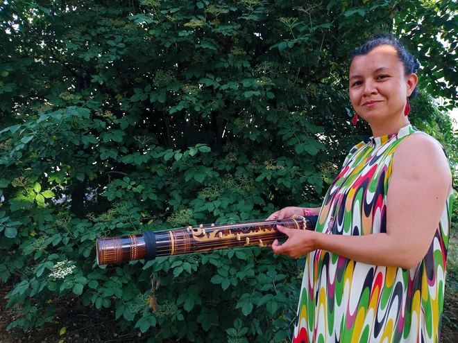 Malala Tina Rakoto Serban je pobudnica ekološko-glasbenega dogodka Koncert za človeka in gozd Zemlje. FOTO: Zdenko Matoz/Delo