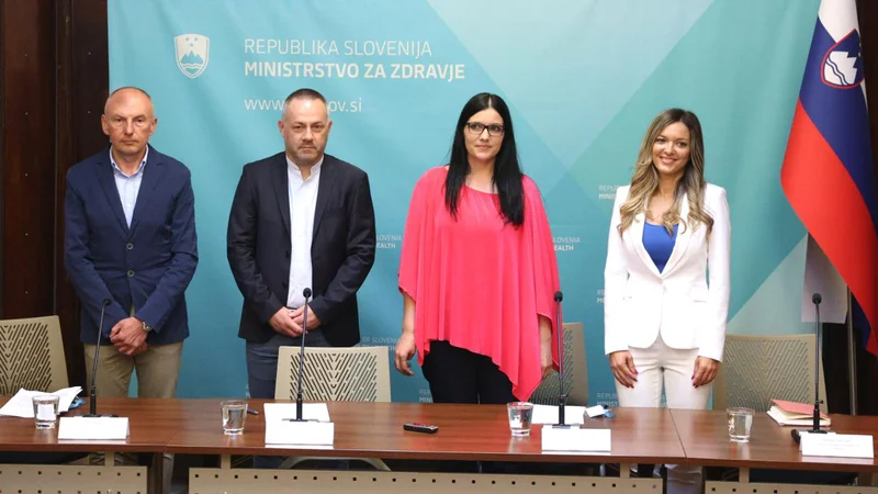 Ministru za zdravje Danijelu Bešiču Loredanu bodo ob strani stali Aleš Šabeder, Tjaša Vidic in Andreja Čmaj Fakin. FOTO: Črt Piksi
