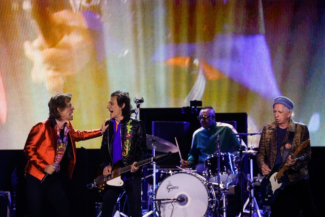 Takole so v slogu člani skupine Rolling Stones v Madridu začeli turnejo Sixty. FOTO: Susana Vera/Reuters
