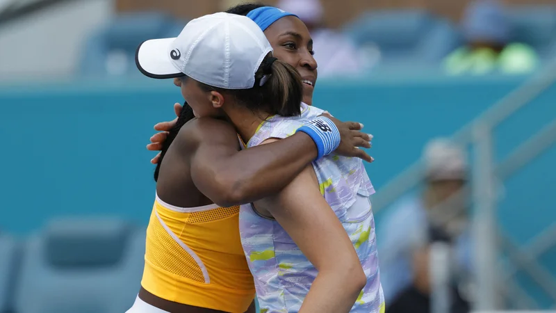 Fotografija: Še konec marca sta se Iga Šwiatek in Coco Gauff (obe na fotografiji) merili na štadionu Hard Rock v Miamiju, v 4. kolu turnirja Miami Open je Poljakinja slavila s 6:3 in 6:1. FOTO: Geoff Burke/USA Today Sports
