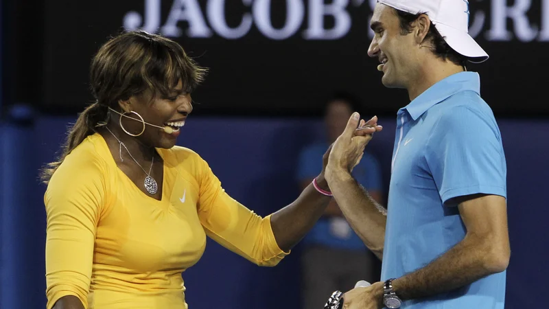 Fotografija: Serena Williams in Roger Federer med dobrodelnim obračunom v Melbournu leta 2010. FOTO: Mick Tsikas/Reuters