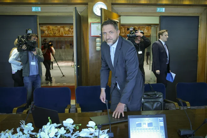 &raquo;Minister za finance Klemen Boštjančič je z ekipo šele prevzel posle in tako pomembne odločitve, kot je morebiten rebalans državnega proračuna, še ni sprejel. Najprej mora namreč ugotoviti, kakšne so dejanske razmere v državnem proračunu in javnih financah,&laquo; pravijo na ministrstvu za finance.&nbsp;&nbsp;Foto: Jože Suhadolnik
